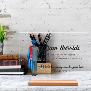 Gepersonaliseerde acryl afstudeer bureauplaquette met houten basis herinneringsgeschenk