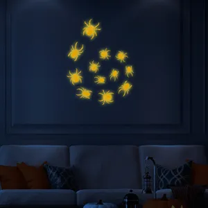 Vista detallada de pegatinas de pared de araña luminosas 3D que brillan en la oscuridad decoración.