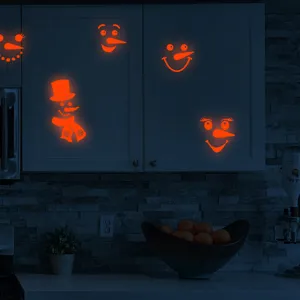 Luminosi adesivi murali di pupazzo di neve di Natale per decorazione festiva casa.
