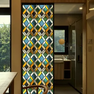 Decoratieve raamfolie met retro kleurrijk geometrisch glas-in-lood patroon voor privacy thuis