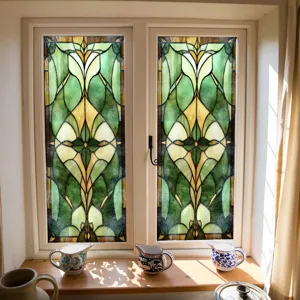 Detail van glas-in-lood raamfolie in art-nouveau-stijl, decoratieve doorzichtige sticker.