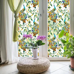 Film fenetre vitrail motif paon autocollant decoratif intimite pour maison detail.