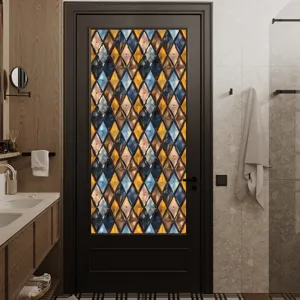 Detailweergave van badkamerdeurglas met retro geometrische statische raamfolie in kleur.
