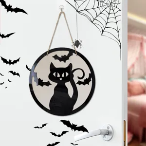 Cartello sospeso in legno di Halloween con gatto nero e pipistrelli per decorazione d'interni.