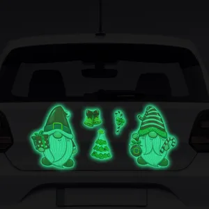 Adesivi per auto di Natale riflettenti luminosi, simpatiche decalcomanie gnome e albero festa.