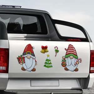 Adesivo riflettente luminoso per auto e camion con simpatico gnomo di Natale decorazione.