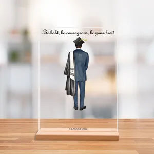 Gepersonaliseerde acryl afstudeerplaquette met houten basis inspirerende bureau
