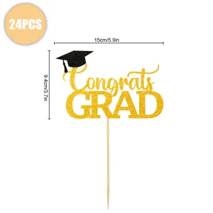 Adorno de pastel de graduacion dorado brillante con birrete negro para decoracion.