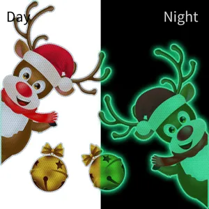 Adesivo riflettente luminoso di Natale, simpatico design di renna e campana per brillare.