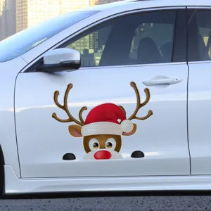 Adesivo per auto di Natale riflettente con simpatico design di renna per le feste.