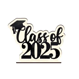 Centro de mesa de graduacion de madera Class of 2025 decoracion para fiesta de graduacion.