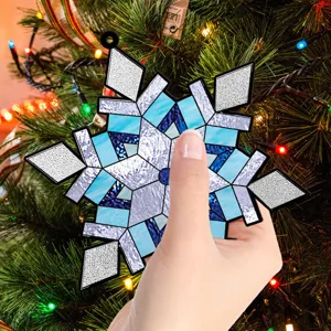 Ornement suspendu flocon de neige bleu et blanc pour deco de sapin de Noel detail