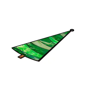 Gros plan detail de l'ornement suspendu d'arbre de Noel vert avec cadre et anneau.