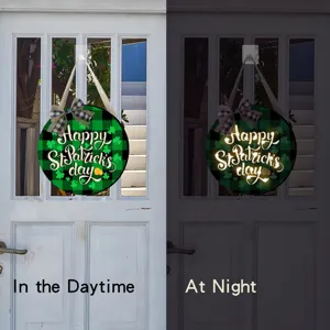 St. Patrick Jour LED En Bois Suspendu Signe Vert Carreau Trèfle Porte Décor Jour Nuit