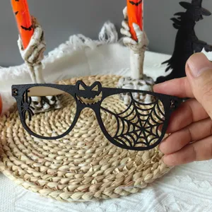 Halloween Holzbrille Fassung mit Spinnennetz und Fledermaus Ausschnitt für Party Dekor