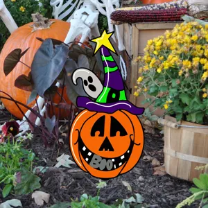 Estaca de jardín de calabaza fantasma de Halloween, vista detallada para decoración.
