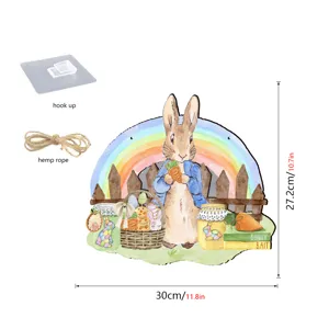 Osterholz Haengeschild Detailansicht mit suessem Hasen, Regenbogen und Ostereiern.