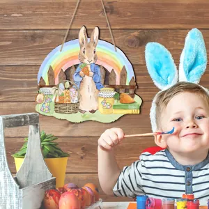 Osterhase Holz Hängeschild mit niedlichem Kaninchen und Regenbogen für Feiertag Dekoration.