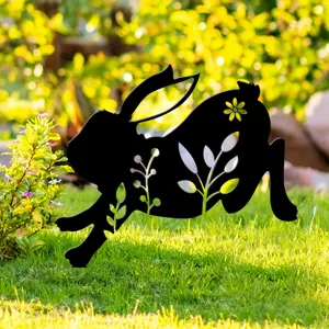 Detail de piquet silhouette lapin de jardin, belle decoration de pelouse acrylique.