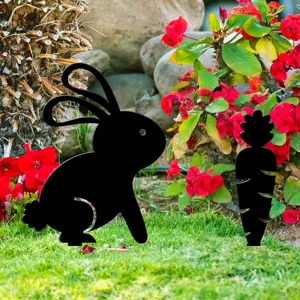 Piquet de jardin lapin et carotte de Pâques, détail silhouette acrylique noire.