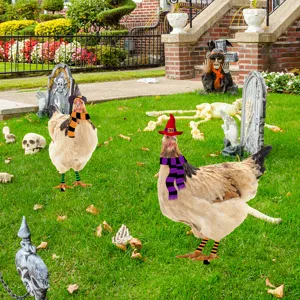 Decoraciones de patio de pollo de Halloween sombrero de bruja y bufanda estacas de jardín.
