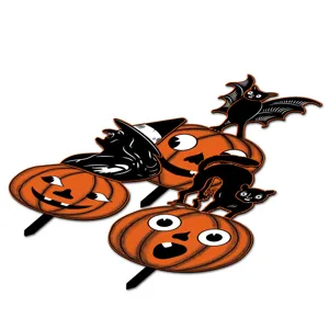 Set de estacas de jardín vintage de Halloween con calabaza retro, bruja, murciélago y gato negro.