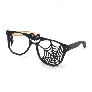 Halloween Holzparty Brille Detail mit Spinnennetz und Kürbis Hohlmuster Design