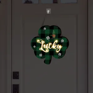 Panneau suspendu trèfle de Saint Patrick, déco de porte lumineuse LED à carreaux verts.