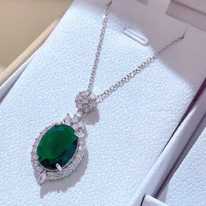 Elegante collana con ciondolo in pietra preziosa verde e zirconi cubici luminosi gioielli da donna.