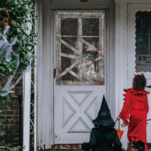 Gruselige Halloween Nonne Fenster Dekoration Detailansicht, blutiges Zombie Stoffbanner.
