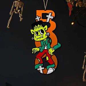 Halloween Holz Hängeschild Detail, gruseliges Frankenstein Monster Design für Partykatalog.