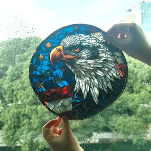 Runde Buntglas Adler Fensterhaenger mit amerikanischer Flagge fuer Heimdekoration.