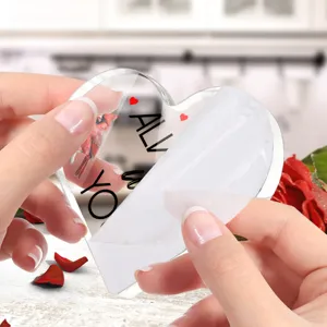 Transparant acryl hart plaquette ornament met kardinaal vogel ontwerp, romantisch cadeau.