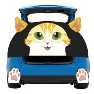 Gedetailleerd uitzicht van de schattige kattenautokofferstickers met pootafdrukken.