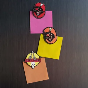 Set xylineon magneton psigeiou Halloween, me diakosmisi gia kouzina me gata kai krania.