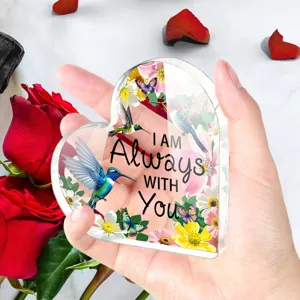 Acryl hart ornament detailweergave, romantisch cadeau met kolibrie bloemprint.