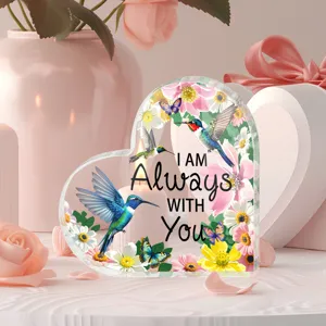 Transparant acryl hart ornament met kolibrie en bloemen, perfect Valentijnscadeau voor lief.