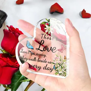 Transparant acryl hart ornament met romantische quote, perfect cadeau voor Valentijnsdag.
