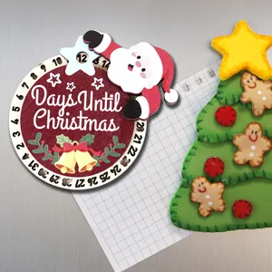 Calendario de cuenta atrás navideña de madera y imán de fieltro detalle primer plano.