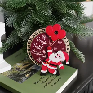 Vista detallada del calendario de adviento de madera de navidad con papá noel.