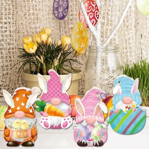 Paas kabouter houten tafeldecoratie set met konijnenoren en eieren voor feestdag.