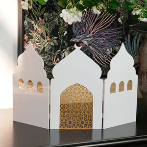 Moschee Architektur Desktop Ornament Detail im Nahen Osten Stil mit goldenem Muster.