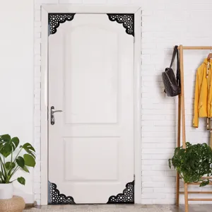 Adesivo murale decorativo angolo porta acrilico stile mediorientale, geometrico nero.