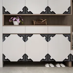 Adesivi decorativi angolari in acrilico in stile mediorientale per ante di armadi e pareti.