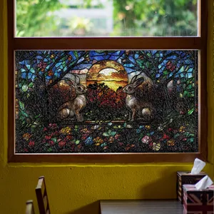 Fensterfolie Glasdekor Detail mit Hasen und Sonnenuntergang Design für die Heimdekoration.