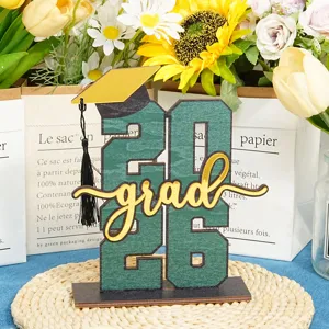 Decorazione da tavolo in legno per laurea 2026 cappello da festa soprammobile da scrivania