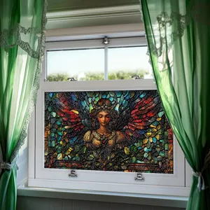 Bunte Glas-Fensterfolie mit wunderschönem Engels-Motiv, ideal als stilvolle Raumdeko.