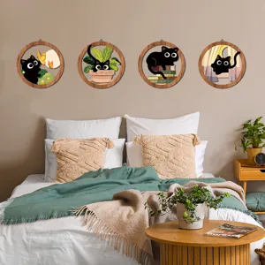 Decorazione murale rotonda in legno boho con gatti neri carini per la tua bellissima casa.