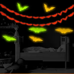 Halloween autocollants muraux chauve-souris 3D lumineuses et guirlandes pour decoration.