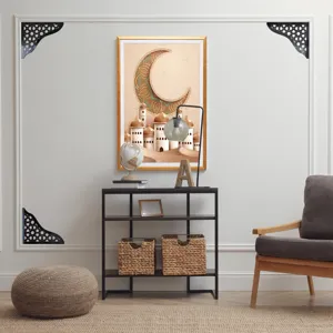 Adesivi murali angolari in acrilico con design traforato per decorazioni festive orientali.